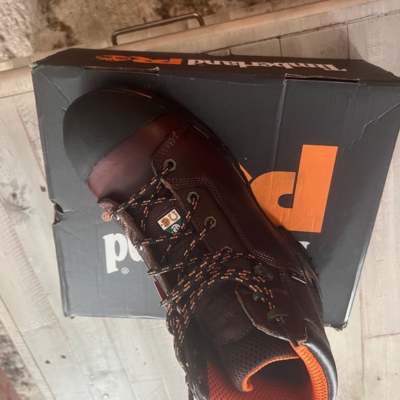 Men’s size 13 work boots, never worn, smoke free home - Picture 5 of 6